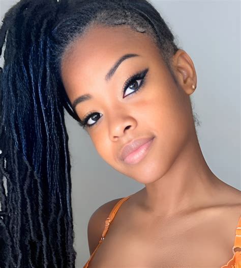 Zuri Bella Rose (Model) Wiki, Age, Height, Bio,。